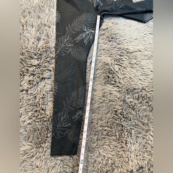 NIKE Women's Dri-FIT Leggings Size Small Like New - Picture 3 of 7